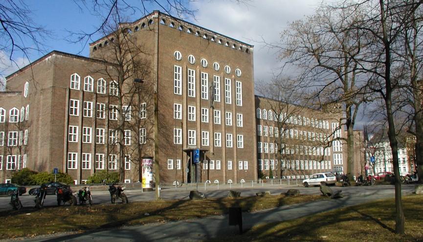 Hörmann Bauplan_Referenz_Sozial_Gesellschaftsbau_Industrieschule